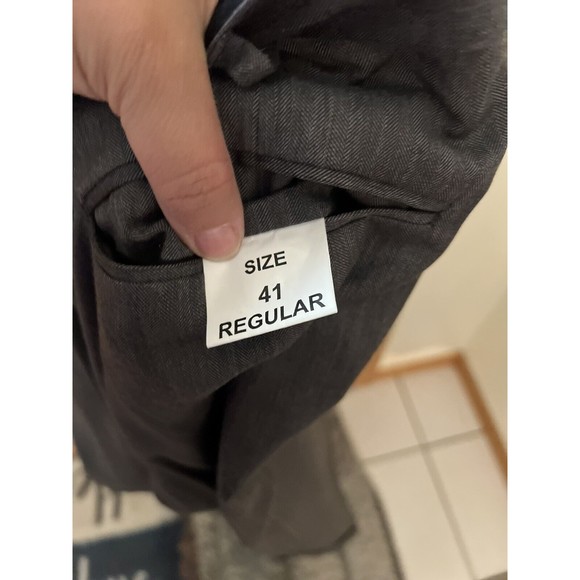 Jos. A. Bank Mens Gray Pleated 2pc Suit 46R Jacket 41 Pant - Picture 5 of 7